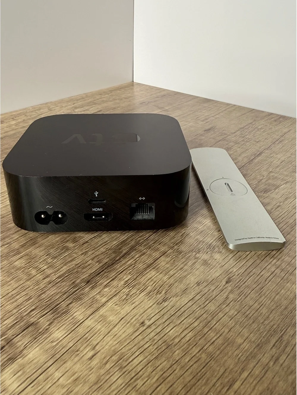 Apple TV 3rd Gen A1469 8GB HD Media Streamer w/ Remote Power & HDMI